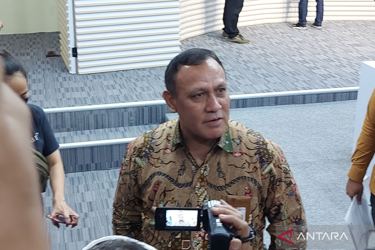 Jadi Tersangka, Eks Penyidik KPK Desak Firli Bahuri Mundur