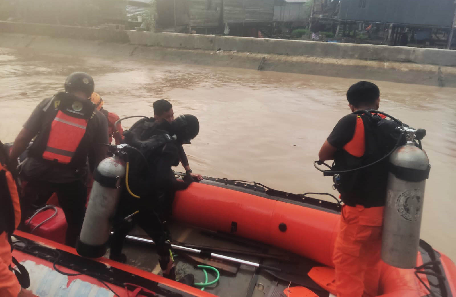 Bocah Perempuan Terseret Arus di Saluran Air Katompang Pinrang