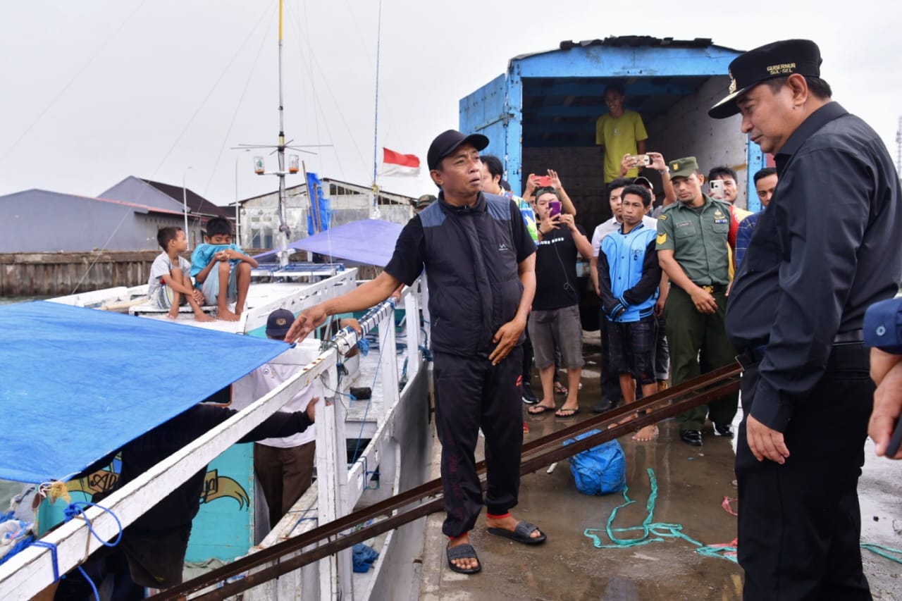 Pj Gubernur Bahtiar Janji Mudahkan Izin Usaha bagi Nelayan Sulsel
