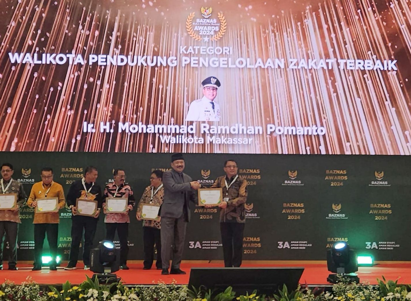 Danny Pomanto Terima Penghargaan Keenam dari Baznas
