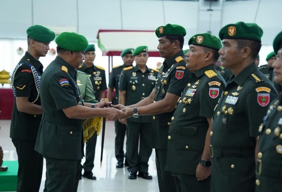 Porno jinsiy aloqa Amsterdam Porno filmlar zavq bilan qichqiradi