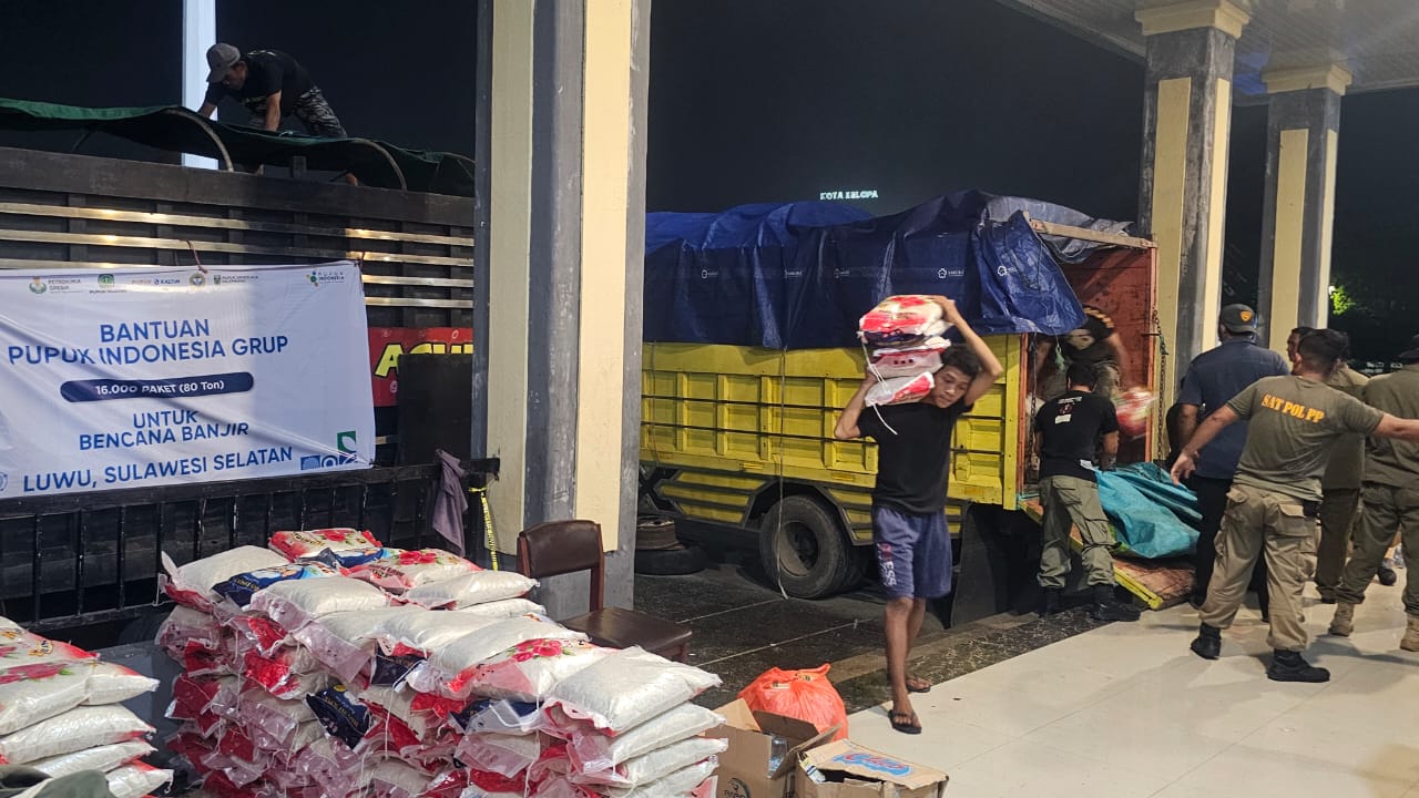 Pemerintah Pusat Kirim Bantuan 40 Ton Beras ke Lokasi Banjir dan Longsor di Sulsel