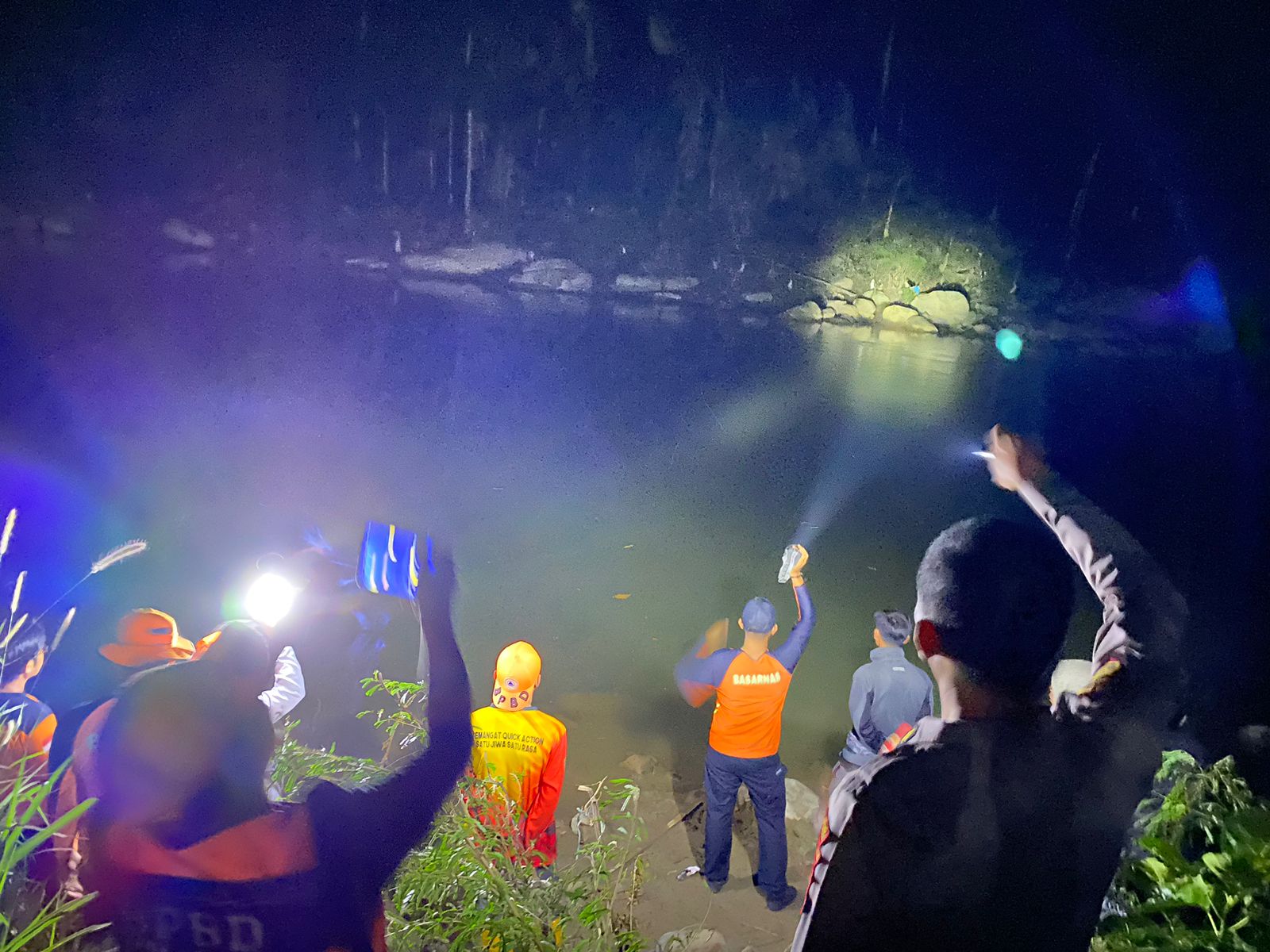 Tim SAR Cari Remaja Tenggelam di Sungai Saddang