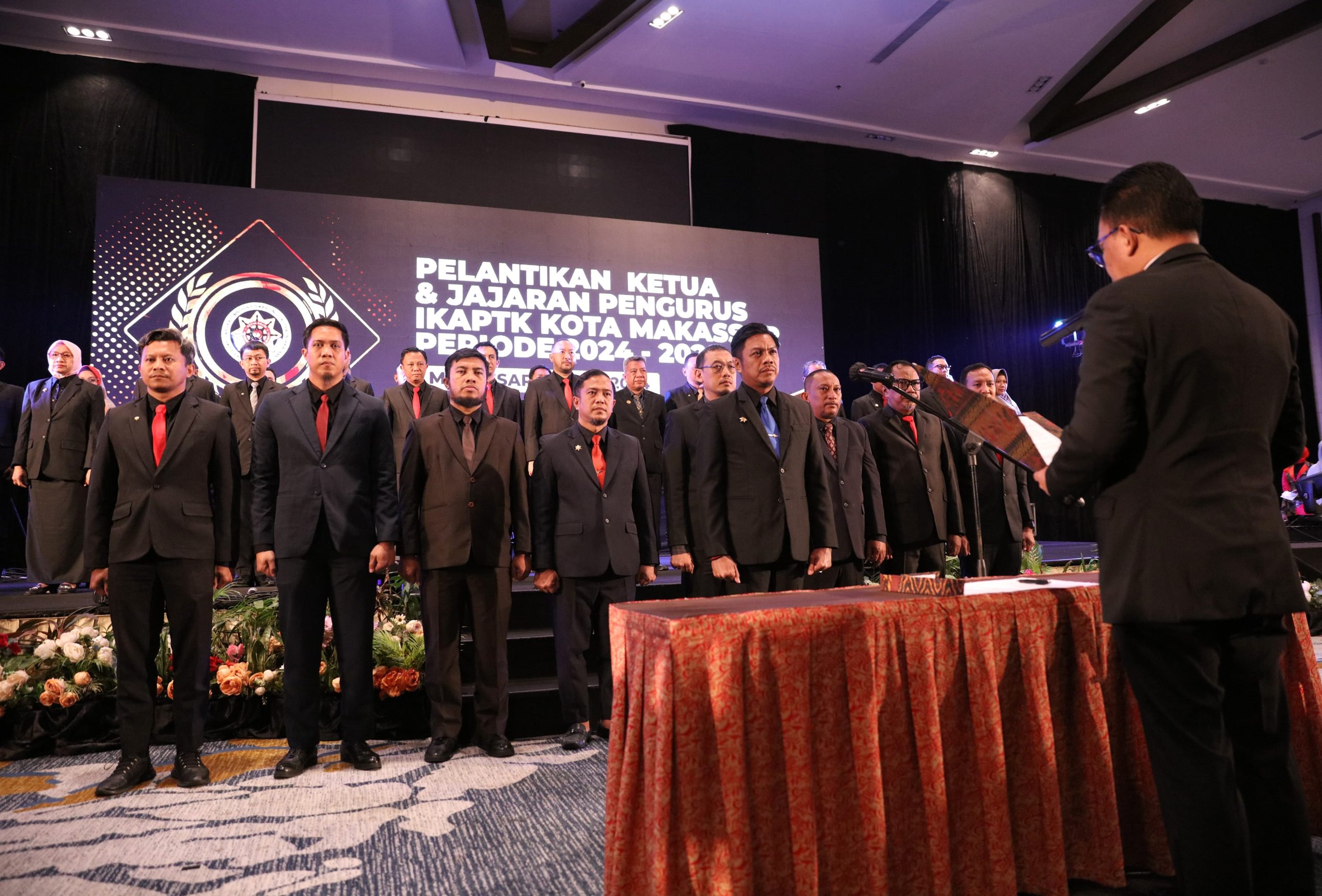 Firman Pagarra Dikukuhkan Sebagai Ketua IKAPTK Kota Makassar Periode 2024-2029