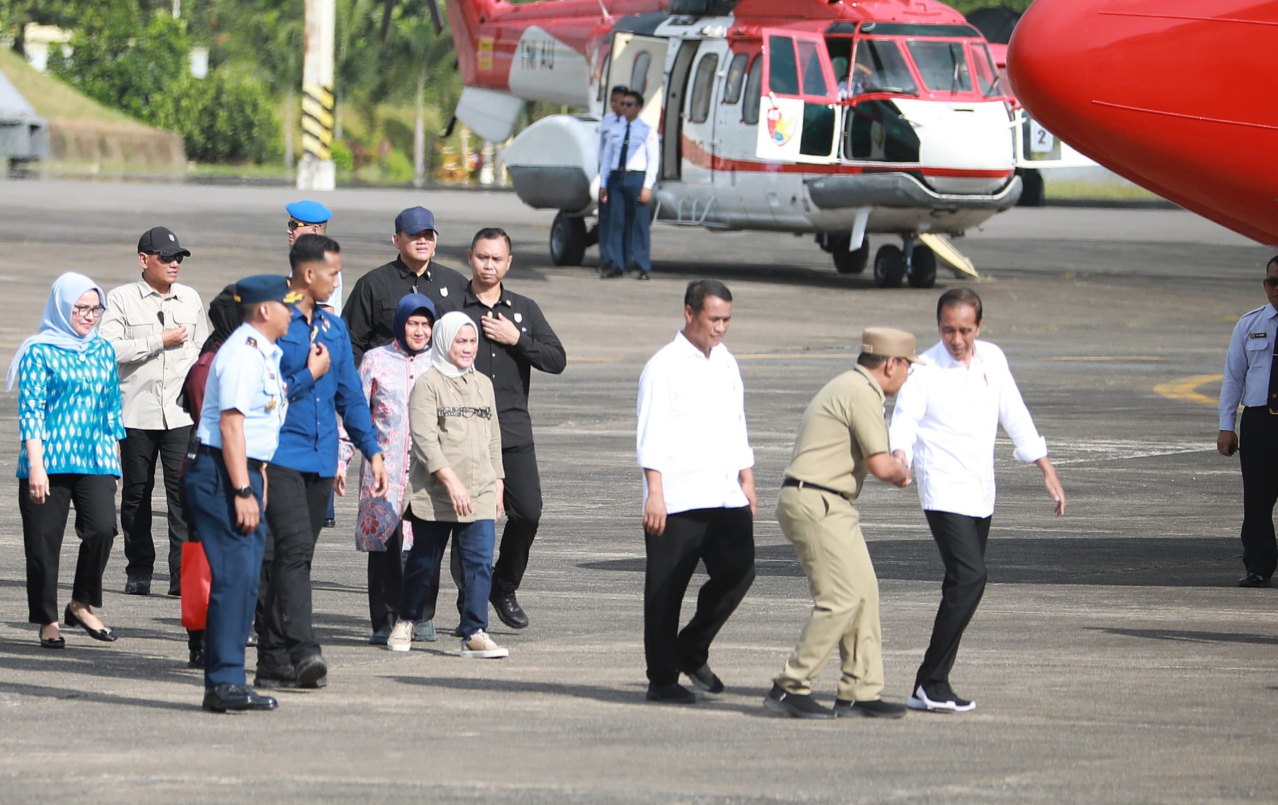 Bertolak ke Jakarta, Danny Pomanto Antar Jokowi ke Bandara