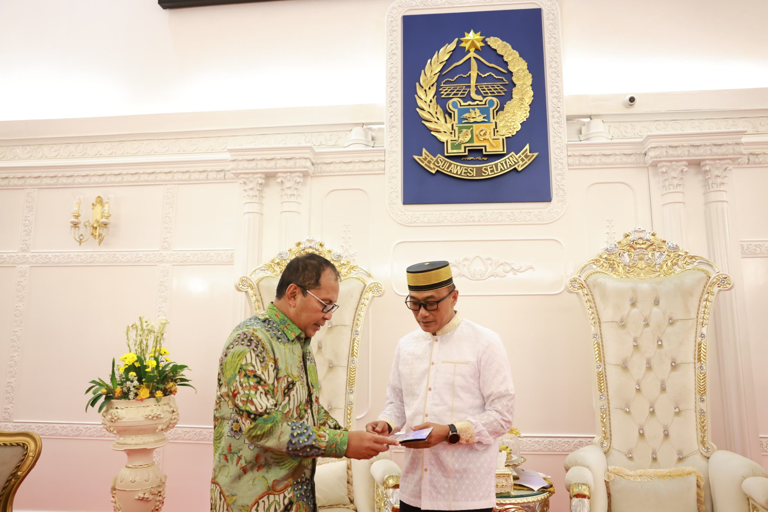 Danny Pomanto Antar Langsung Undangan F8 ke Pj Gubernur Sulsel