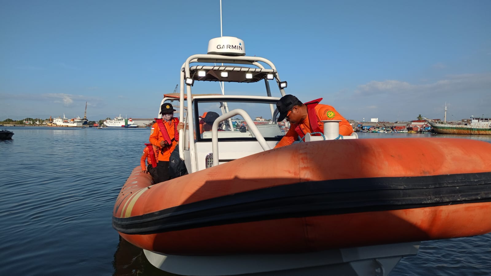 Kapal Jolloro Angkut Wisatawan dari Pulau Sanrobengi Tenggelam