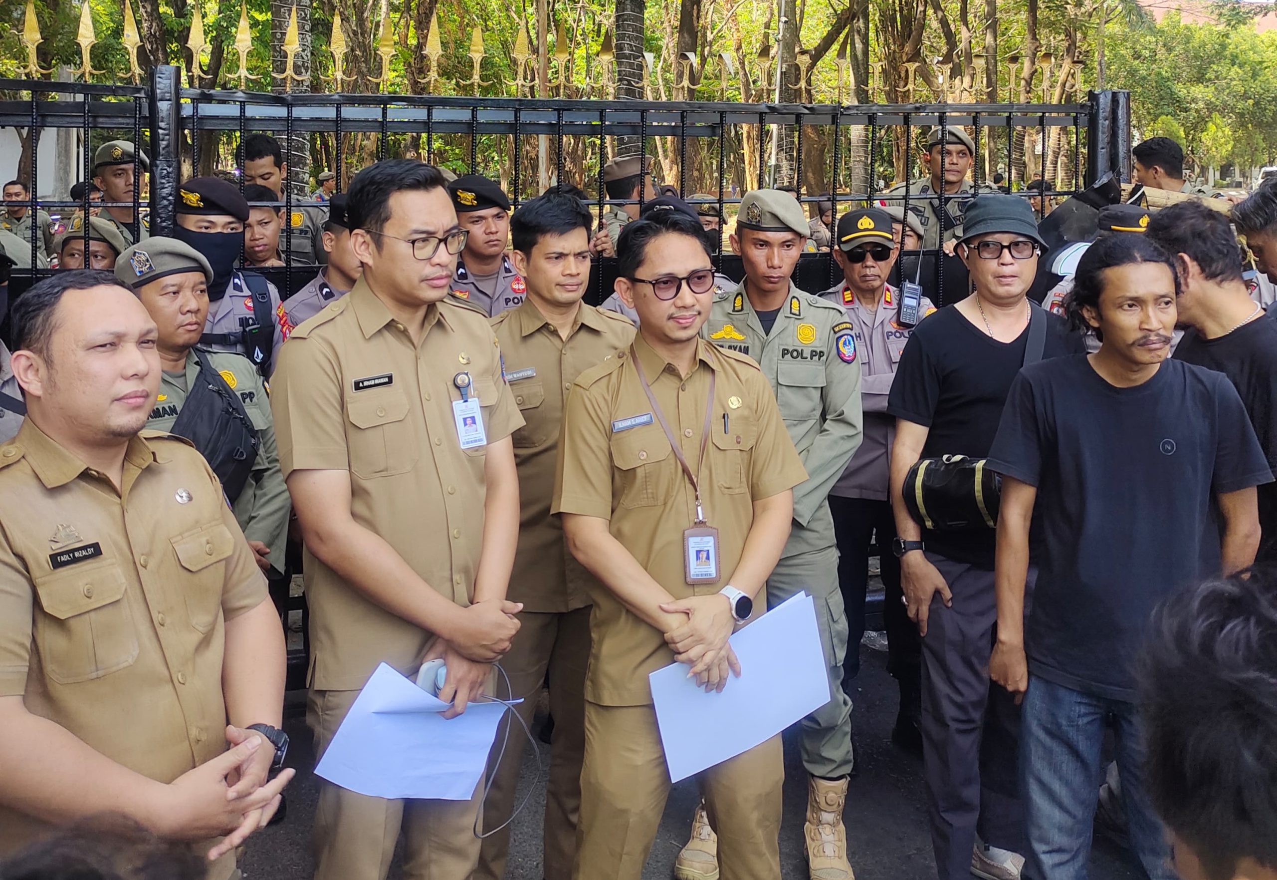 Sorot Netralitas ASN, Massa Demo di Kantor Gubernur Desak Penjabat Bupati Takalar Dicopot