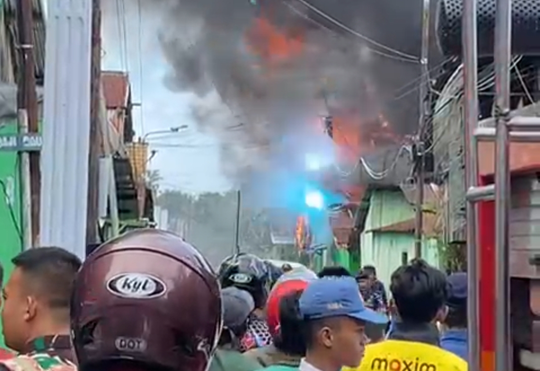 Kebakaran di Asrama Kodam Baji Gau, 10 KK Kehilangan Tempat Tinggal