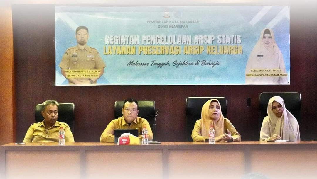 Sekcam Mamajang Buka Kegiatan Pengelolaan Arsip Statis Layanan Preservasi Arsip Keluarga