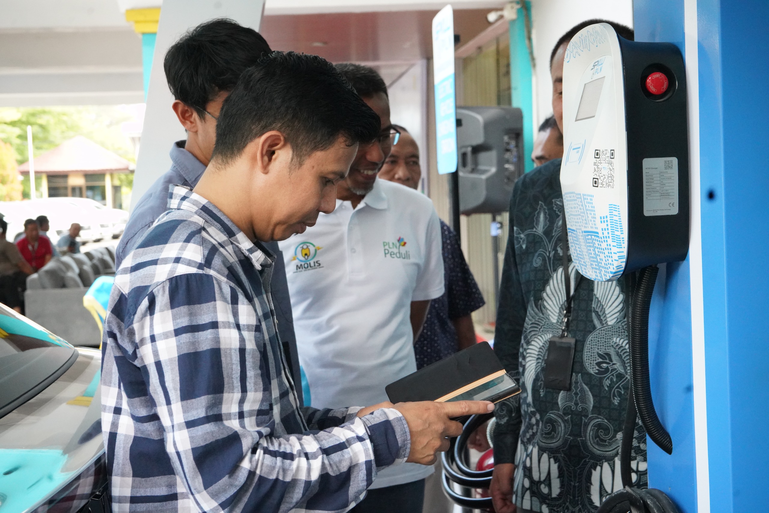 Momentum Hari Pahlawan, PLN Kembali Tambah SPKLU di Kota Makassar untuk Dukung Ekosistem Kendaraan Listrik