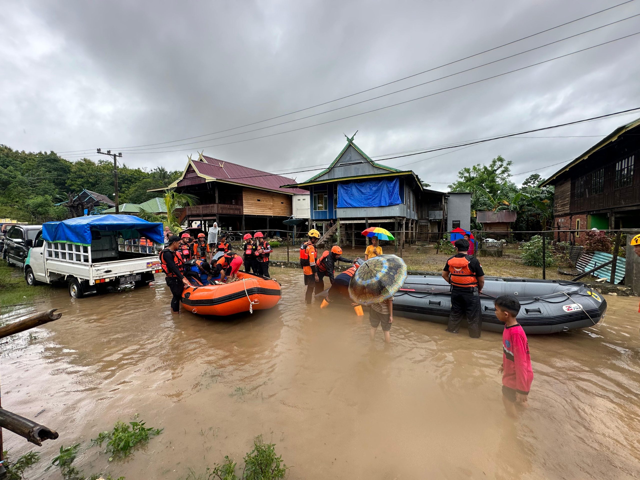 Evakuasi Warga Korban Banjir Masih Berlangsung Hingga Hari Ini