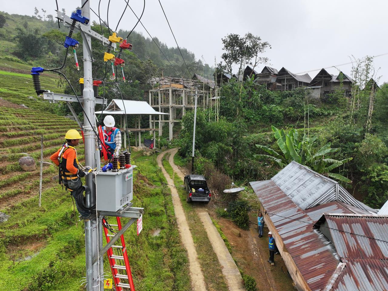 Listrik PLN Hadirkan Terangnya Natal di 14 Desa Kabupaten Tana Toraja