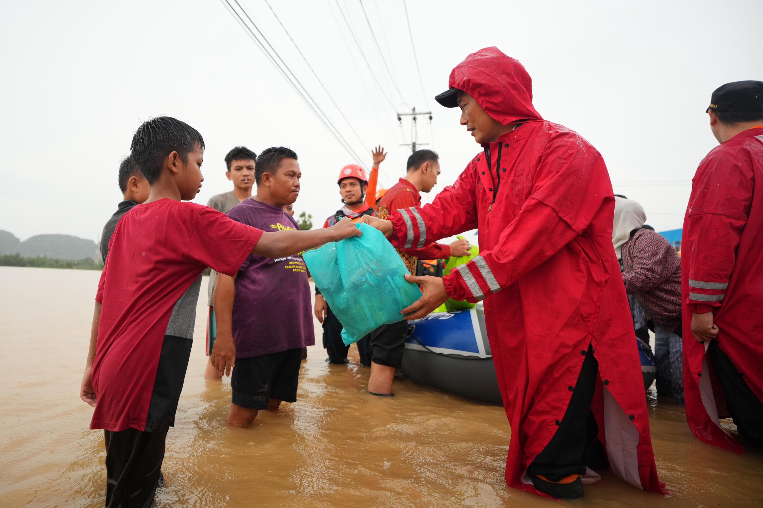 Pj Gubernur Sulsel Prof Zudan Pastikan Warga Terdampak Banjir Tertangani Baik