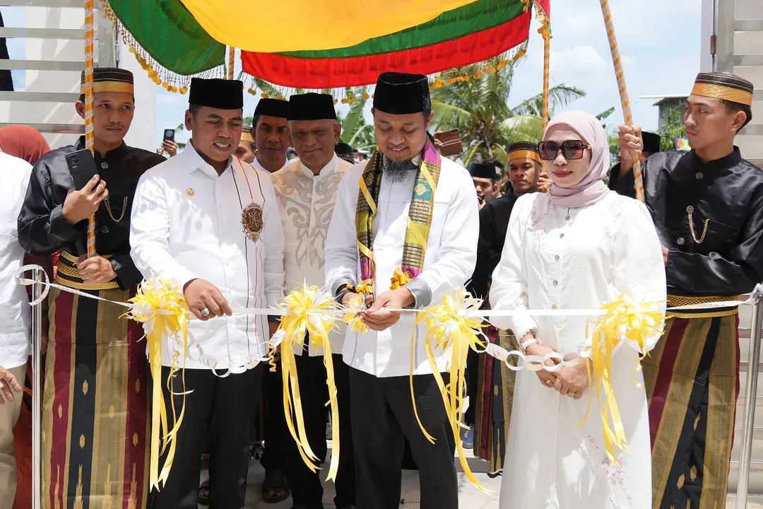 Gubernur Sulsel Andi Sudirman Ajak Masyarakat Memakmurkan Masjid