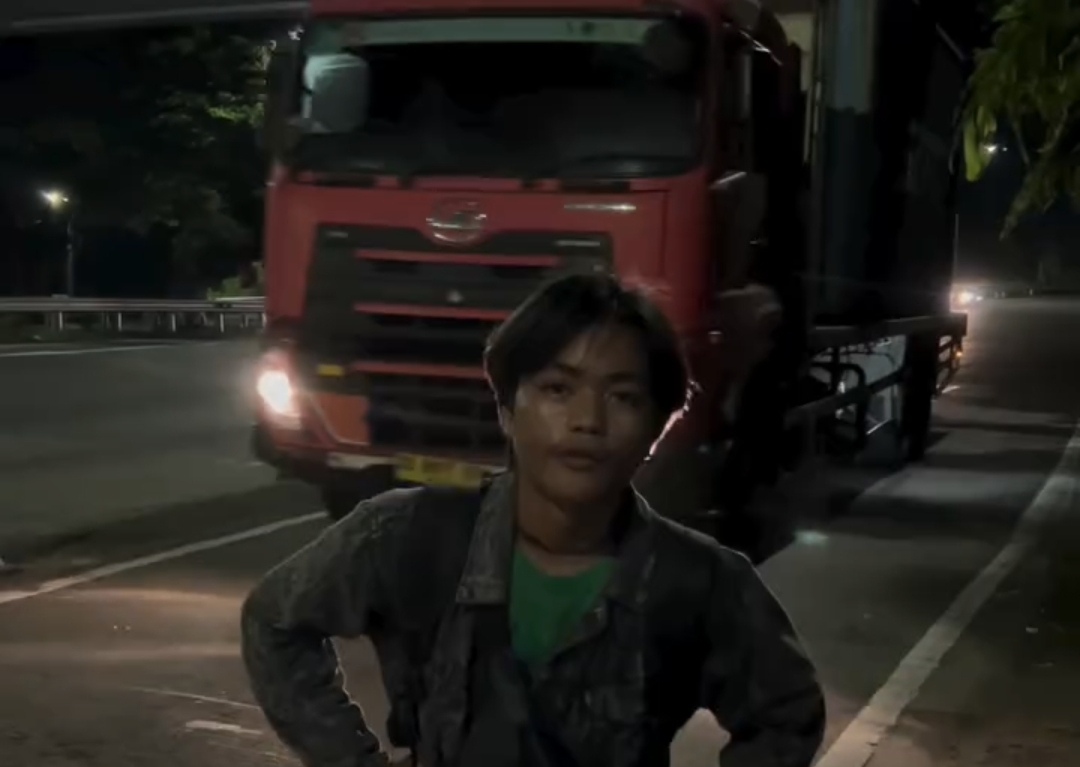 Tak Punya Ongkos, Pemuda Ini Nekat Jalan Kaki dari Makassar ke Manado