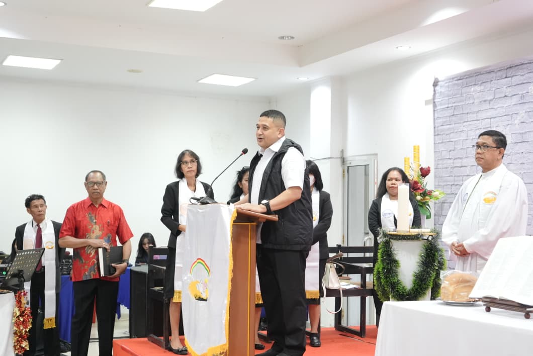 Wali Kota Makassar Pantau Perayaan Misa Natal di Dua Gereja