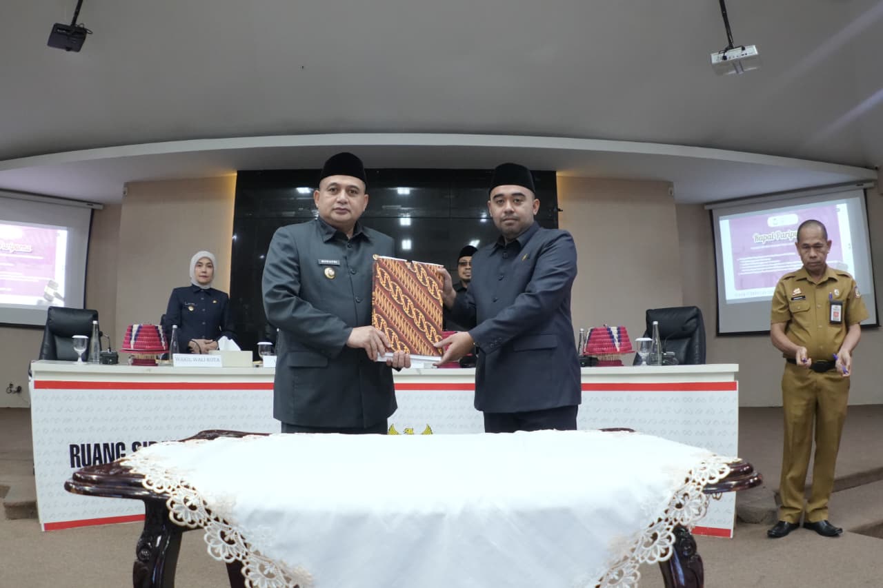 Makassar Sahkan Tiga Perda Kearsipan, Pesantren dan Hak Keuangan Dewan