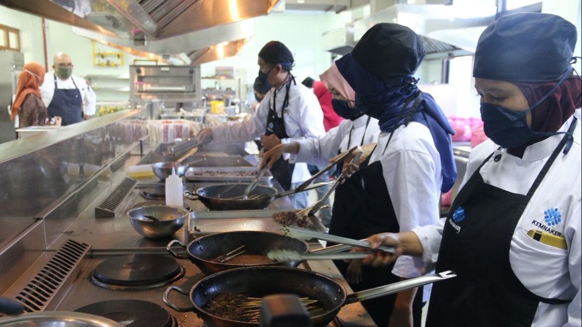 Hukum Mencicipi Masakan Saat Puasa bagi Juru Masak, Batal atau Tidak? Ini Penjelasan Lengkapnya