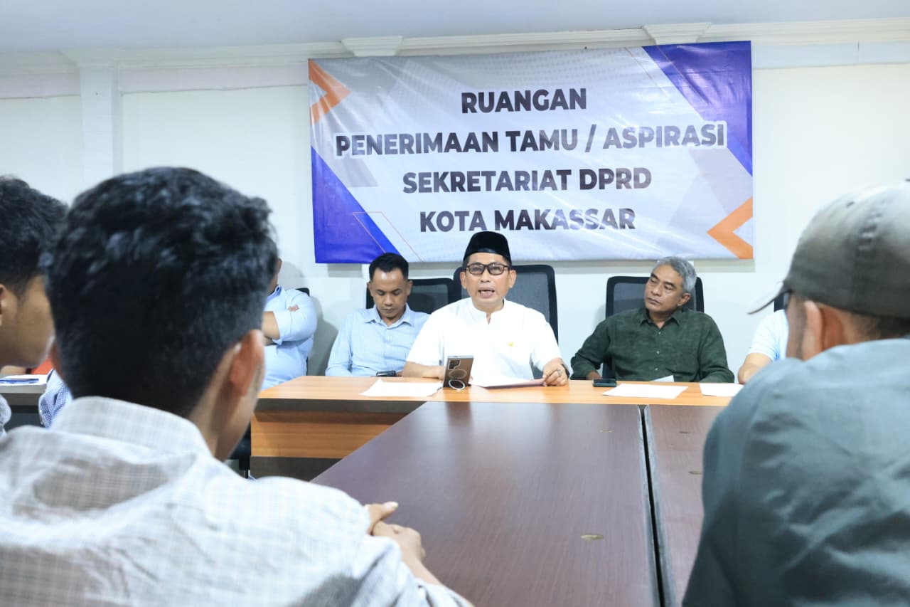 Dukung Penataan PKL, Legislator Makassar: Trotoar Bukan Tempat Jualan, Tapi Solusi Harus Ada