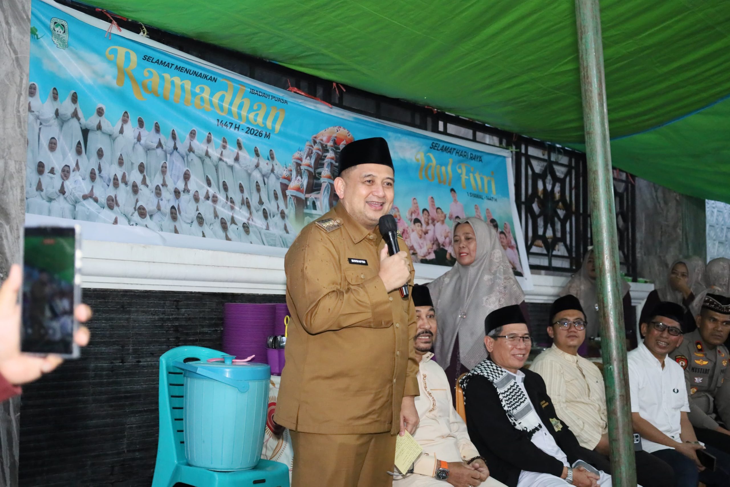 Tanpa Sekat, Hangatnya Kebersamaan Appi Bersama Warga Maccini Sawah di Momen Ramadan