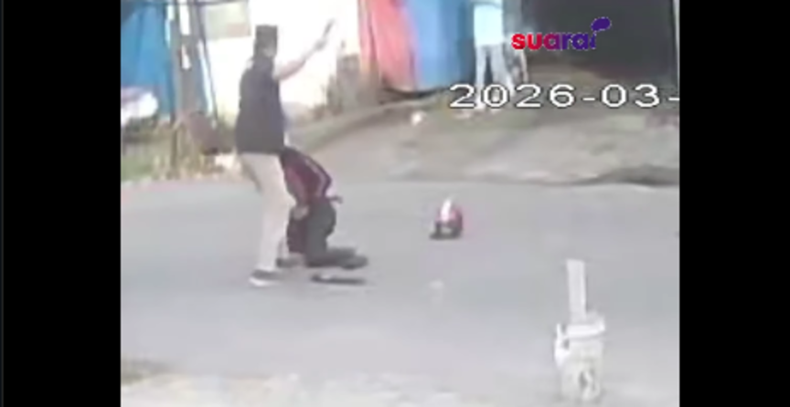 VIRAL: Rekaman CCTV Ungkap Detik-Detik Remaja di Makassar Tewas Ditembak Polisi Saat Main Pistol Mainan