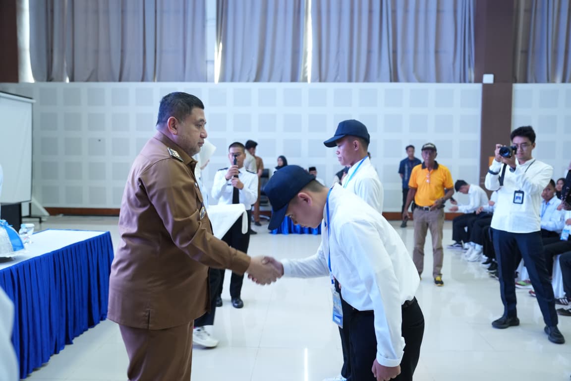 Perkuat Kompetensi Nelayan, Wali Kota Makassar Tekankan Prioritas Keselamatan di Laut