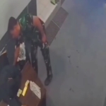 Pria Berkaos Loreng Gasak HP Petugas SPBU di Barru, Aksi Pelaku Terekam CCTV