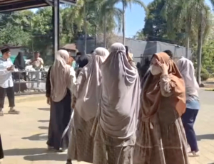 Geger Orang Tua Santri Usir Paksa Kelompok Pria yang Masuk Sekolah Putri Darul Istiqamah di Maros