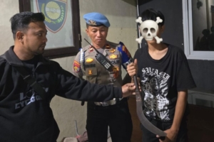 Dua Remaja Diciduk Polisi Bawa Busur dan Celurit, Mengaku Ingin Menumpas Geng Motor 