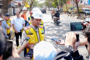 Minta Warga Bersabar, Respons Gubernur Sulsel Soal Jalan Rusak dan Macet Sutami Dinilai Lambat